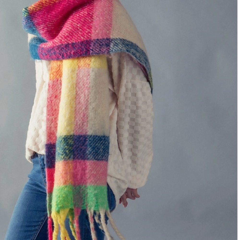 💕Posh Pick! Bright & Cozy Sweater Wrap with Fringe NWT - Picture 2 of 4